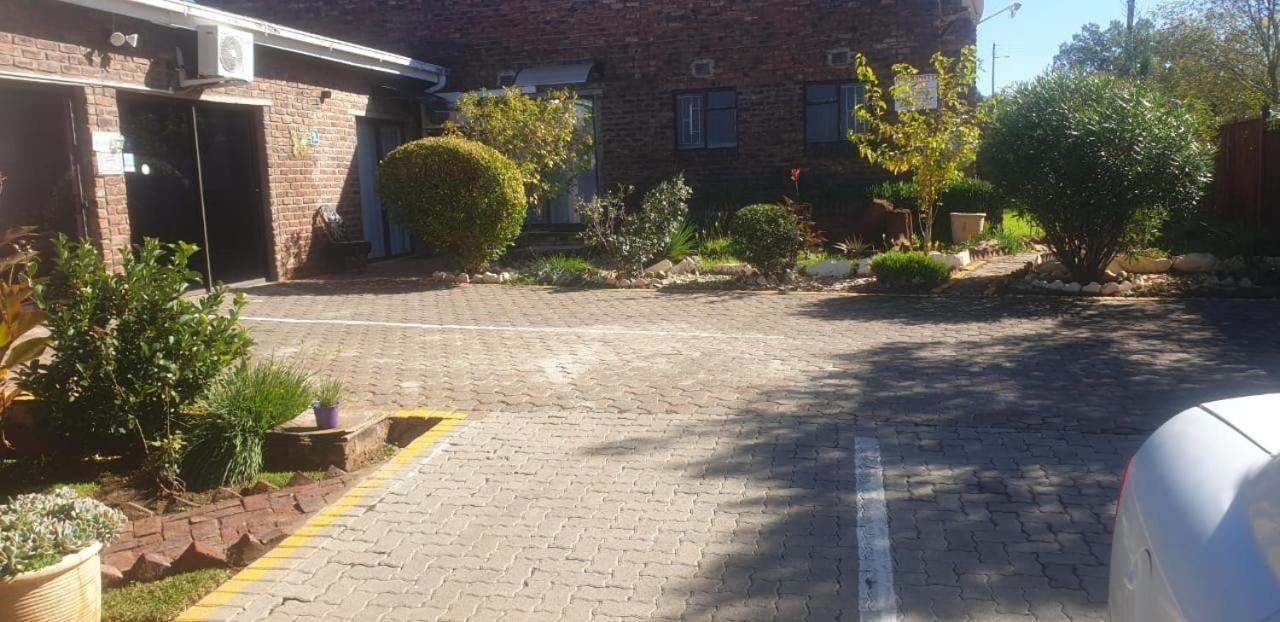 Aliwal Villa Guest Lodge 외부 사진