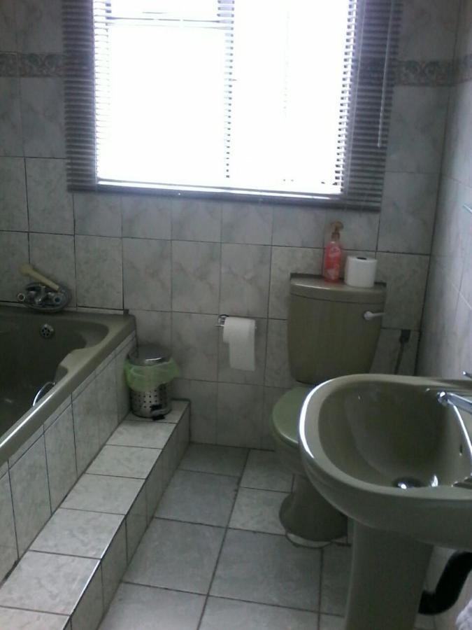 Aliwal Villa Guest Lodge 외부 사진